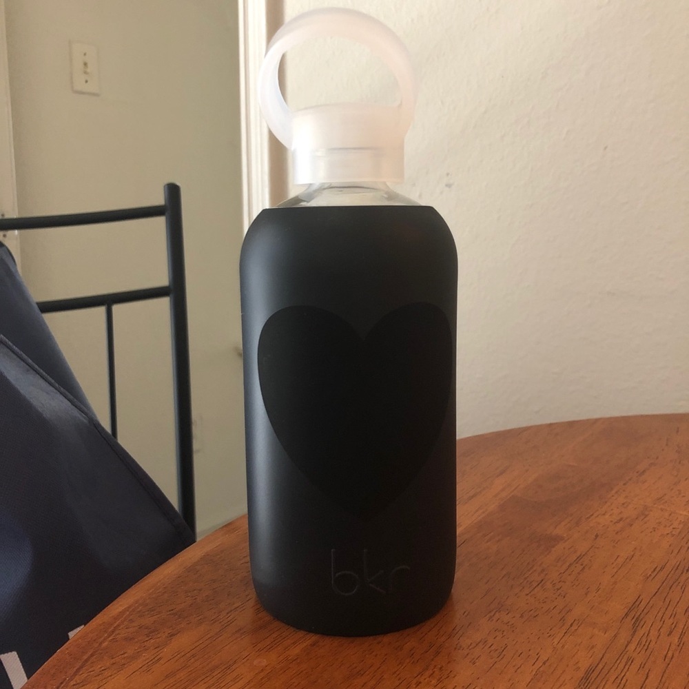bkr 500ml Jet Heart Glass Water Bottle